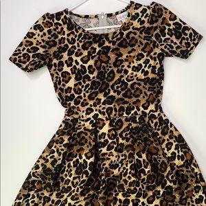 Lularoe leopard Amelia size XS